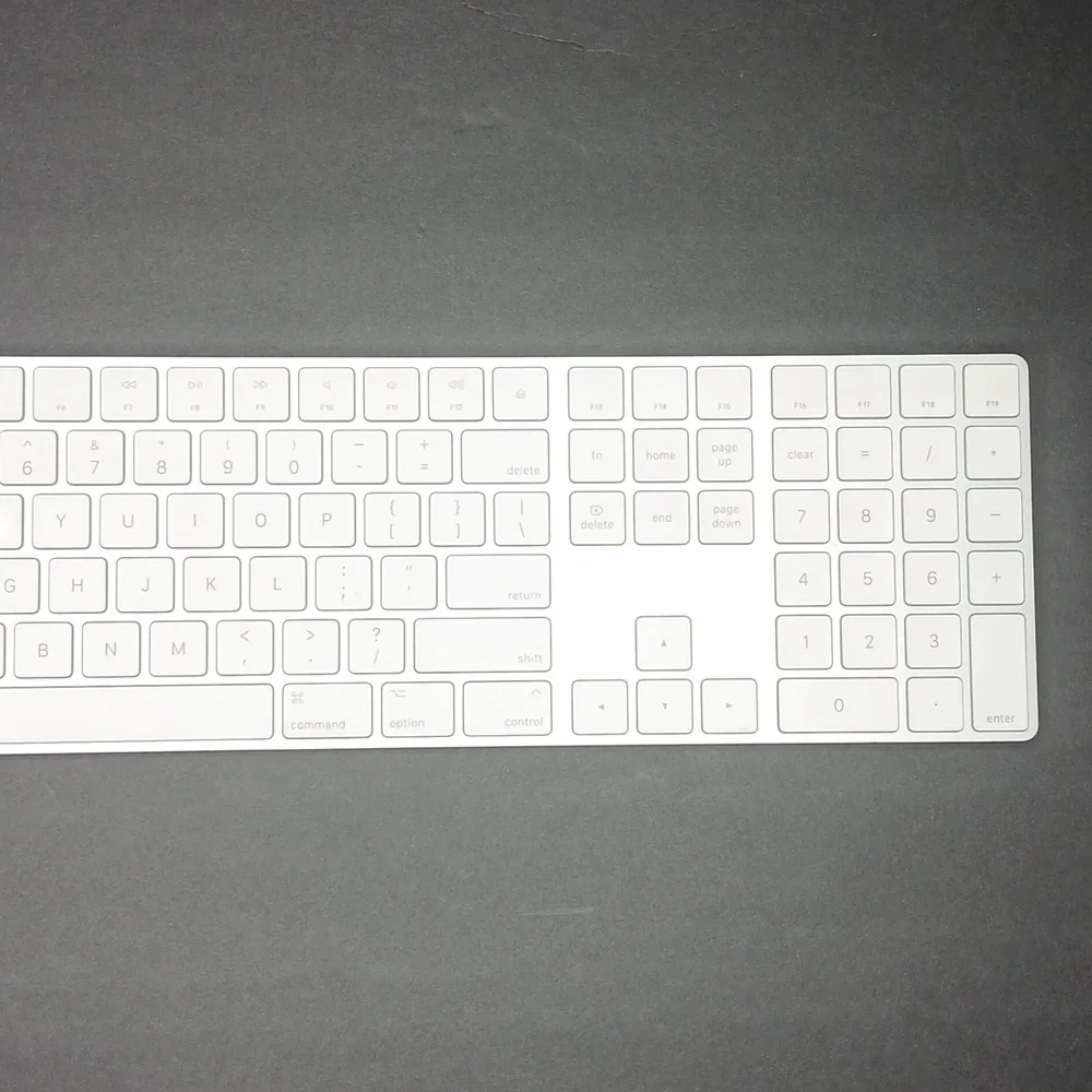 Apple Magic Keyboard Numeric Keypad Unisex OS Silver A1843 Wireless Bluetooth - Picture 3 of 9